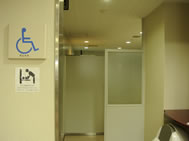林町工学部キャンパス 福利・図書館棟1階 ベビーシート設置トイレ