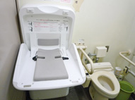 三木町医学部キャンパス ベビーシート設置トイレ