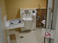 幸町キャンパス　大学会館1階 ベビーシート設置トイレ