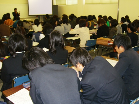 授業見学の様子(教育学部)