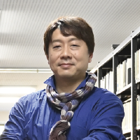 プロフ大久保先生(w200.png