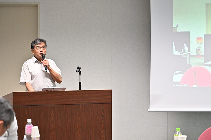 閉会挨拶をする高知大学データサイエンスセンター佐々特任教授
