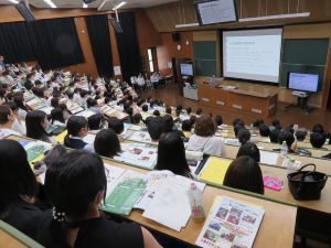 【臨心】心理援助者の講演.jpg