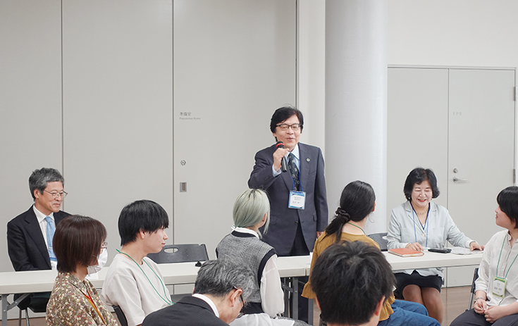 ⑥激励の言葉を送る荒木理事(教育担当).jpg