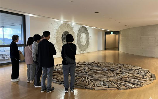 想像力で未来をひらく ― アート × SF × AI による地域未来共創ワークショップ 秋バージョン― を実施