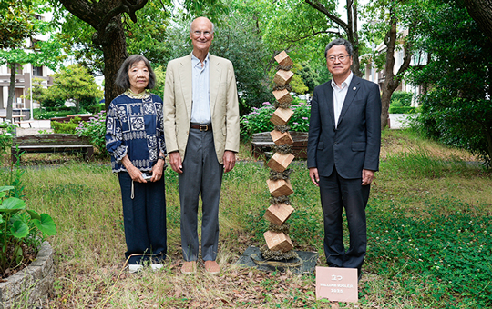 William Vogler氏より作品を寄贈いただきました