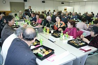 学長と卒後50年以上の方々との懇談
