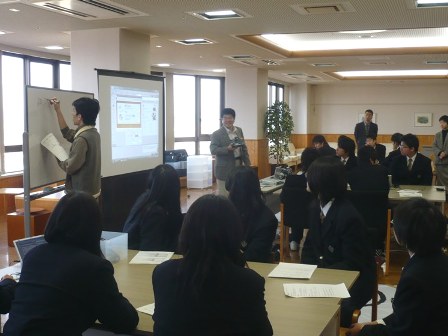 工学部（模擬授業の様子）