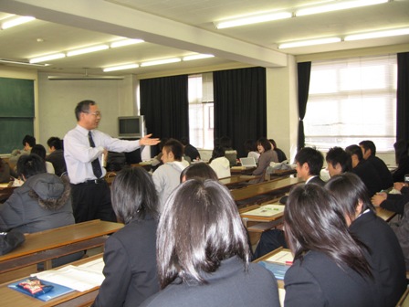 教育学部　授業見学の様子