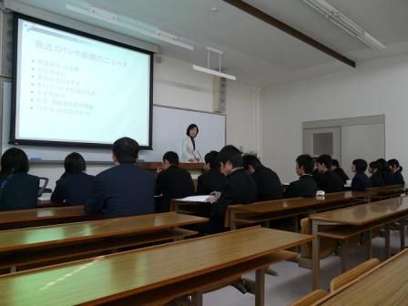 経済学部(模擬授業体験の様子)
