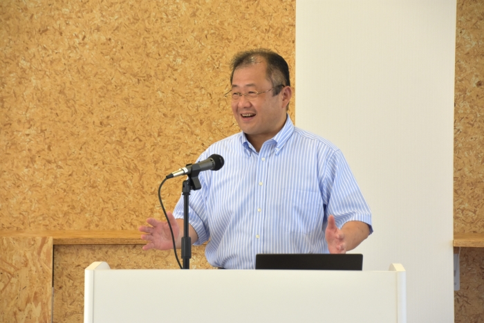 講演テーマ「「AIの急激な進化は社会で必要なリテラシーを変えるか?」