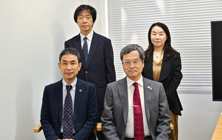修正関係者写真.png