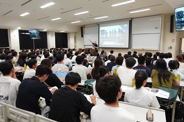 建築・都市環境コース紹介の様子