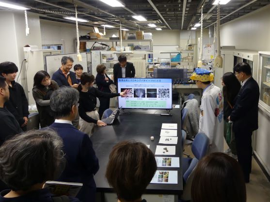 1.吉田研究室学生による研究発表.jpg