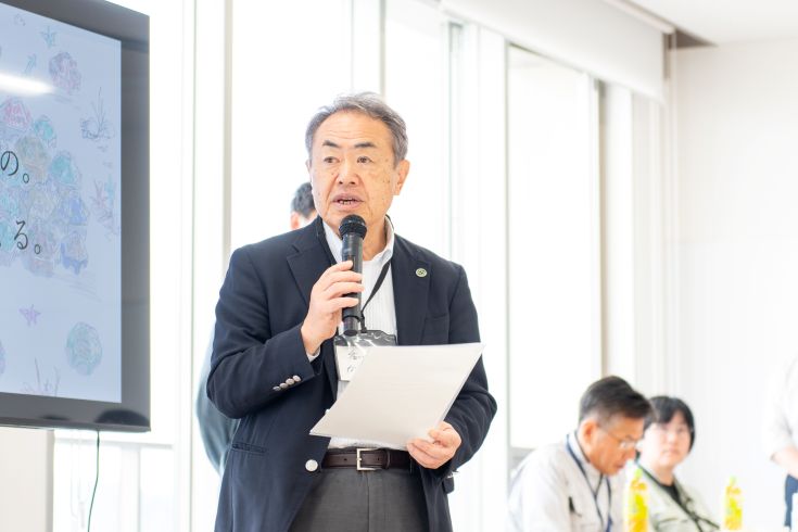 主催者挨拶を行う筧所長