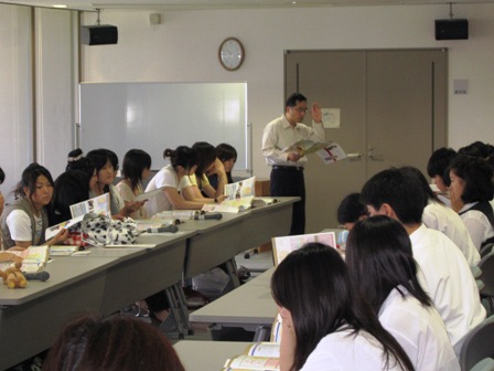 教育学部の様 子（授業見学，教育学部の紹介）