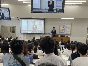 【法】学部紹介.JPG