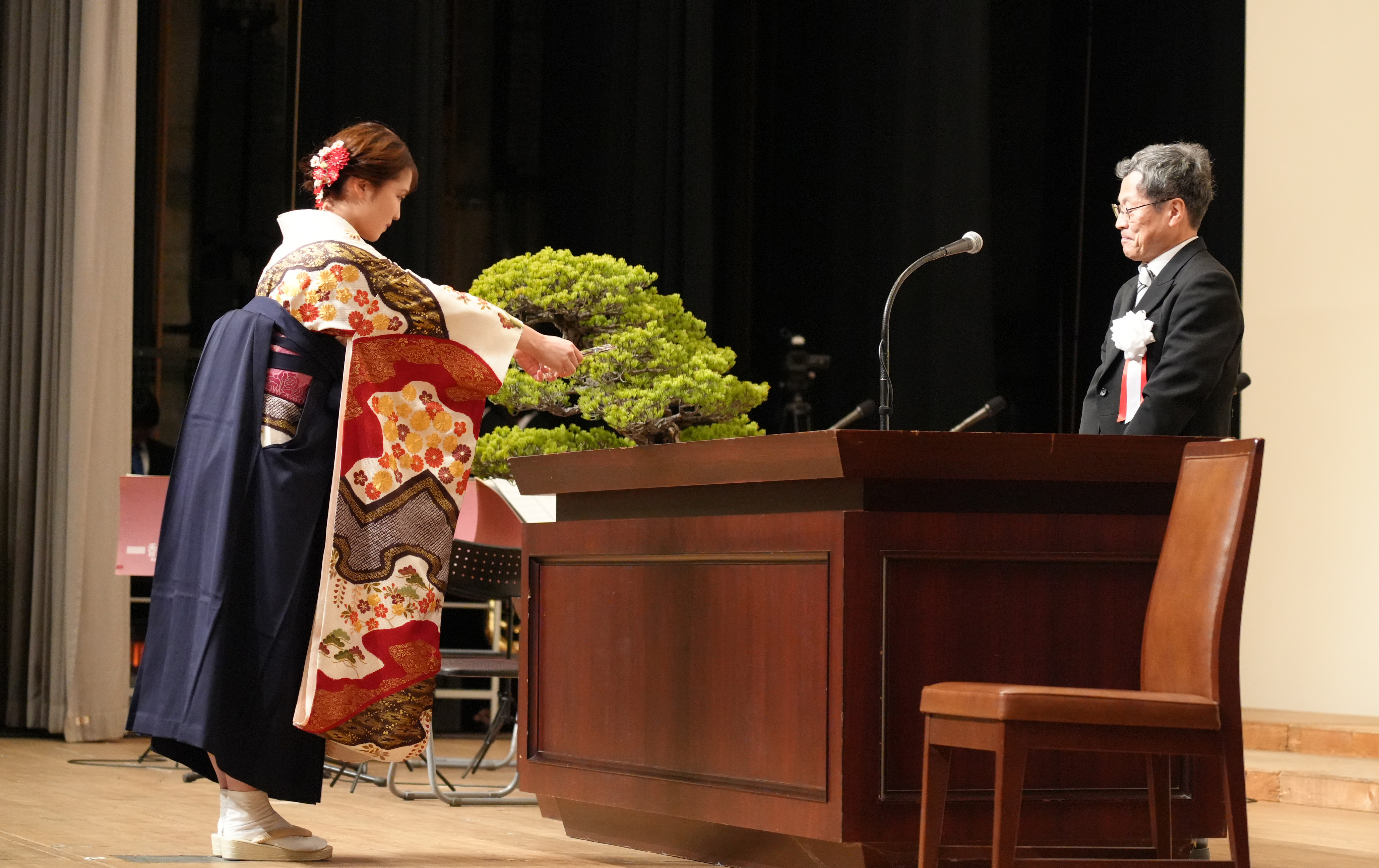 令和7年度卒業式及び大学院修了式を挙行しました