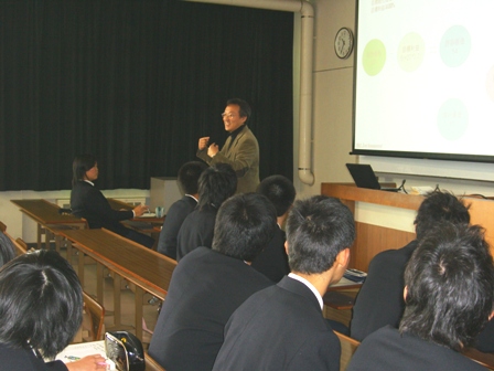 経済学部　授業見学の様子