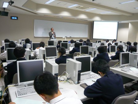 工学部紹介の様子