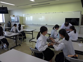 ★看護学科　演習体験 (2).JPG