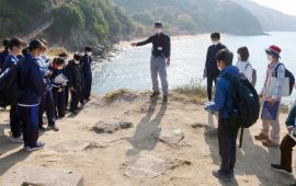 香川大学博物館 高大接続推進事業「自然史研究リ ーダー養成によるフィールド研究志向高校生のリクルート」を屋島で実施しました