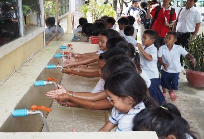 カンボジアにおける香川大学衛生教育および学校保健室体制モデルの進展事業