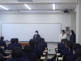 在学生との交流.jpg