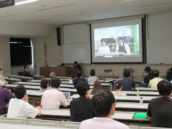 4_博士課程紹介動画の上映.JPG