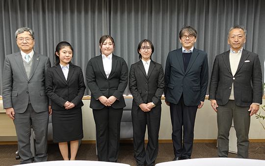 JICA海外協力隊体験プログラム参加学生が上田学長を表敬訪問